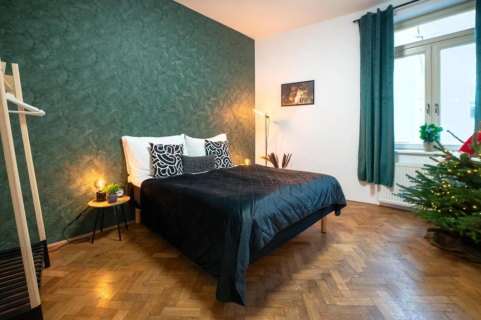 Cinematic Apartment With Pool Table & Cinema Room In The Heart Of Prague