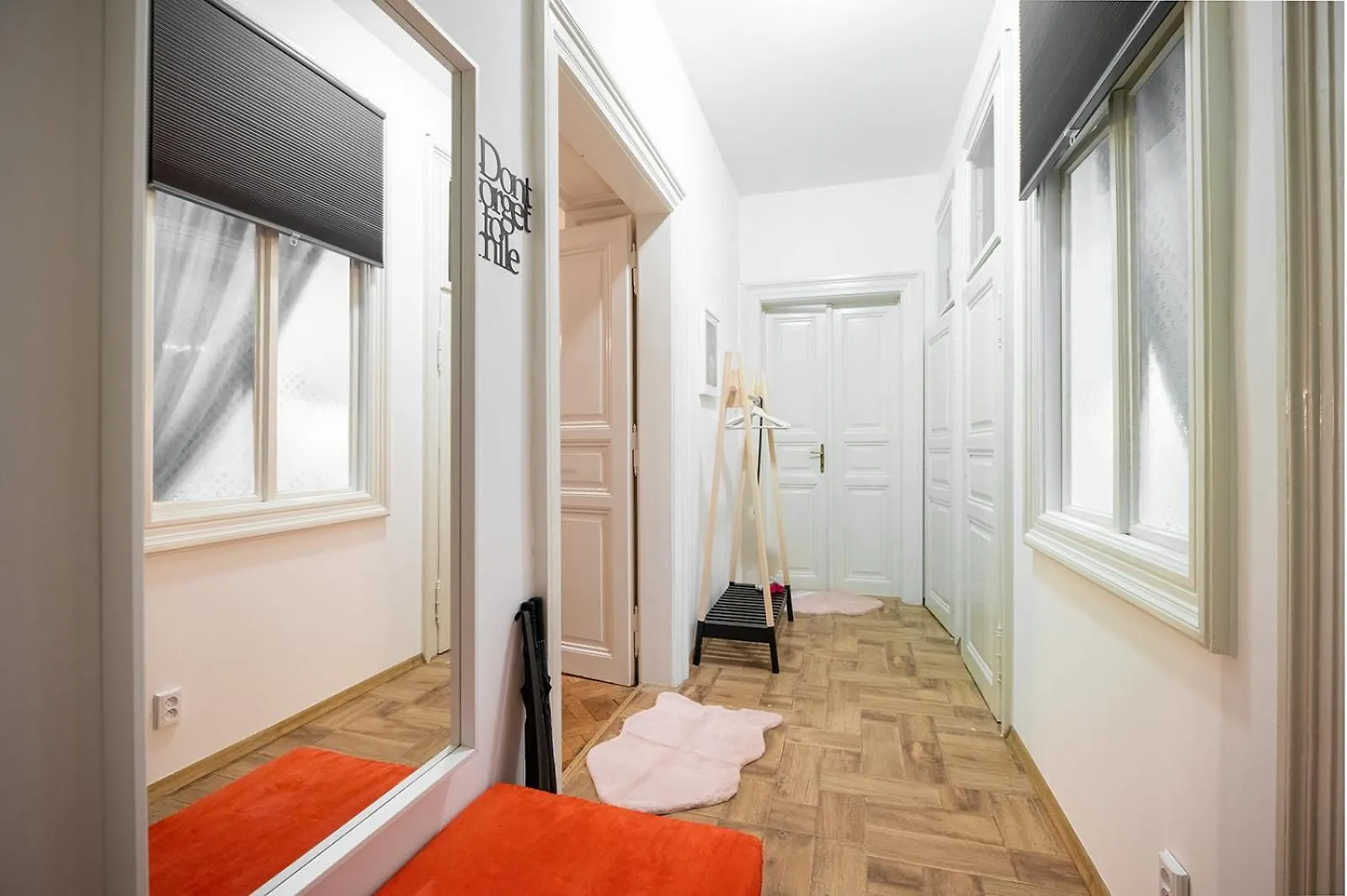 Cinematic Apartment With Pool Table & Cinema Room In The Heart Of Prague