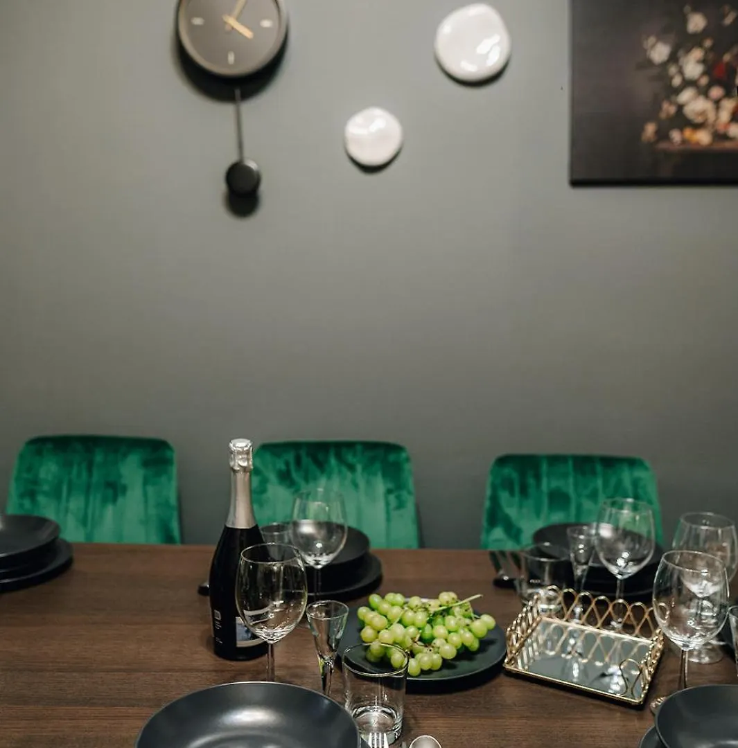 Cinematic Apartment With Pool Table & Cinema Room In The Heart Of Prague