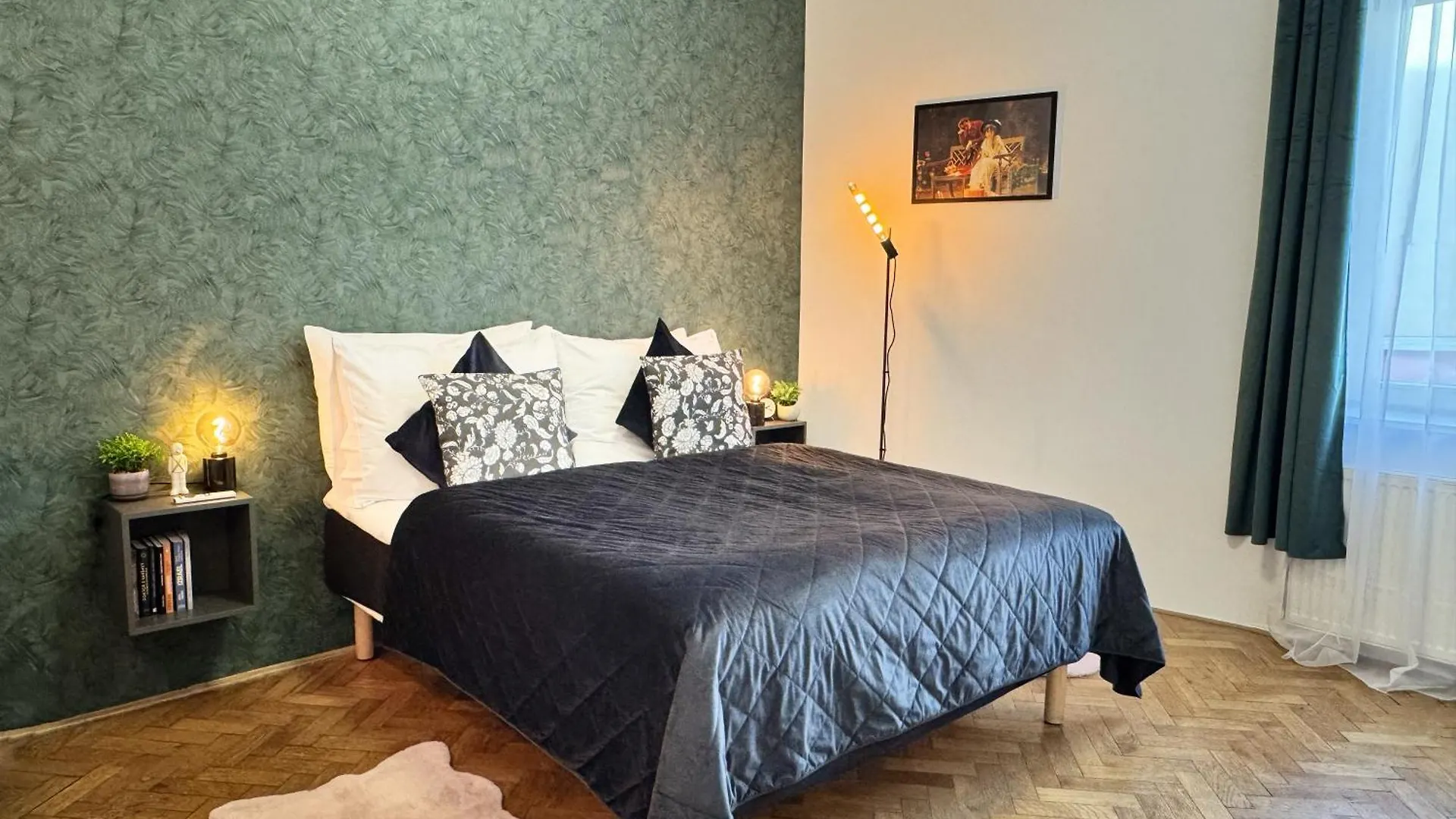 Cinematic Apartment With Pool Table & Cinema Room In The Heart Of Prague